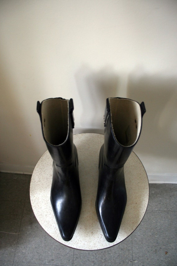 Vintage 80s Black Rubber Boots with heel SZ 10 by Lillyscloset
