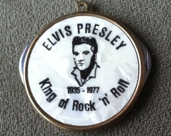 VERY RARE 1977 Elvis Mother of Pearl Commemorative Pendant -double blade knife