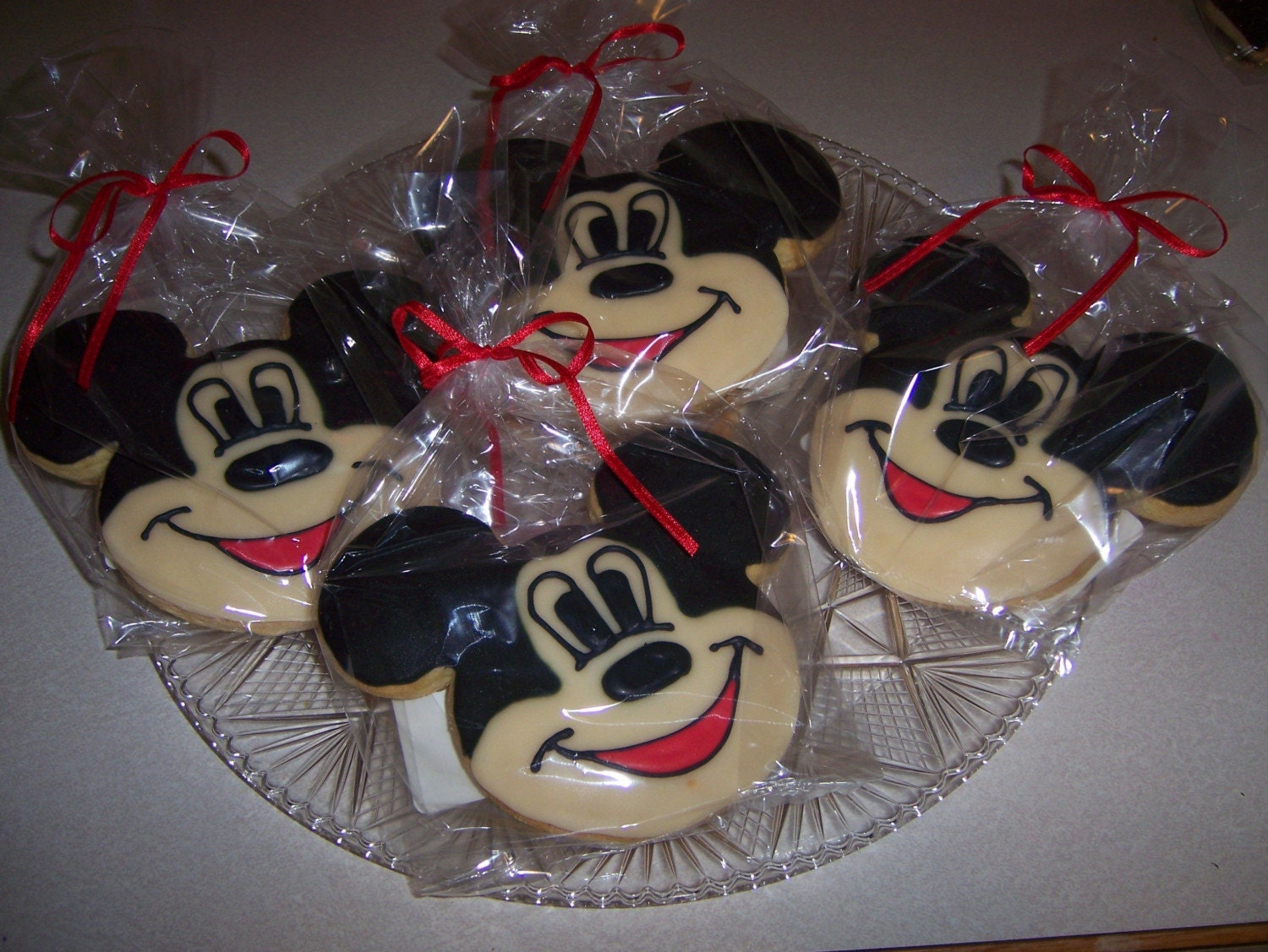 Hand Decorated Mickey Mouse Sugar Cookies By Cookiesbyheather 9353