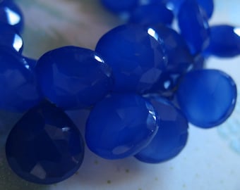 Shop Sale.. 2 5 10 pcs,. Chalcedony Heart Briolettes Beads, Luxe AAA, 9.5-10.5 mm, Cobalt Blue Faceted, brides bridal solo 1012