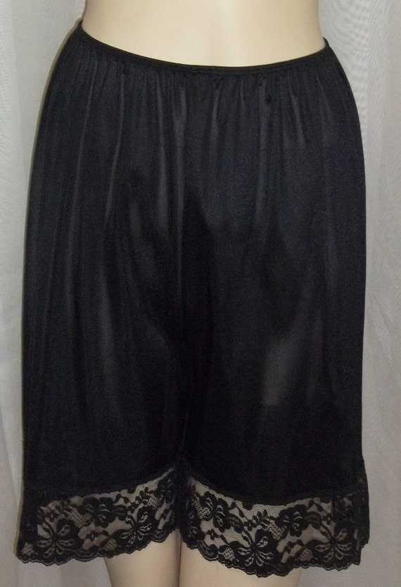 Vintage Pettipants Petti Panties Medium Black by ShonnasVintage