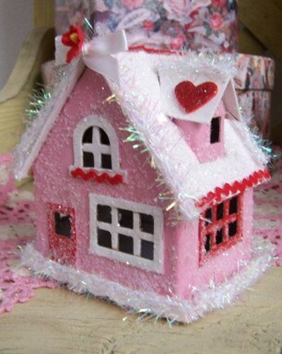 Vintage Style Valentine Pink Glitter House