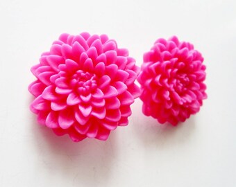 Hot pink earrings. Pink mum earrings. Pink flower earrings. Clip on earrings. Unpierced ears. Fuchsia flower earrings. Stud earrings.