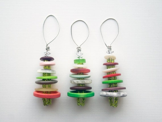 vintage button christmas tree ornament trio three red green vintage button christmas tree ornament trio three red green