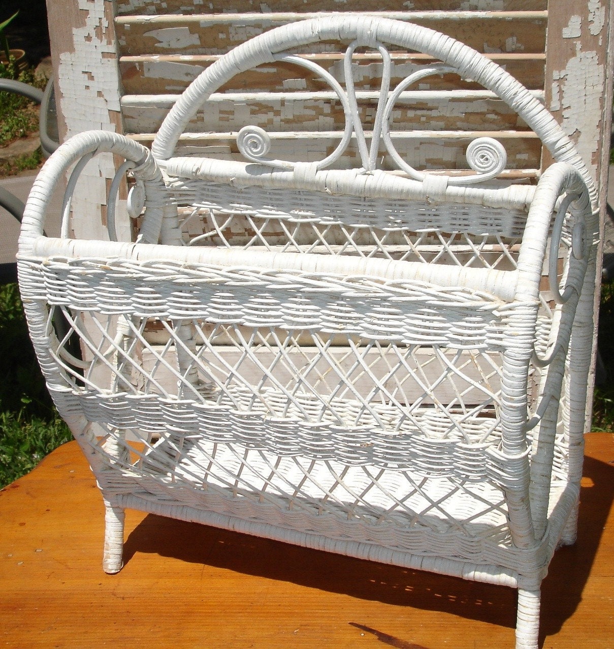 Vintage White Wicker Magazine Rack