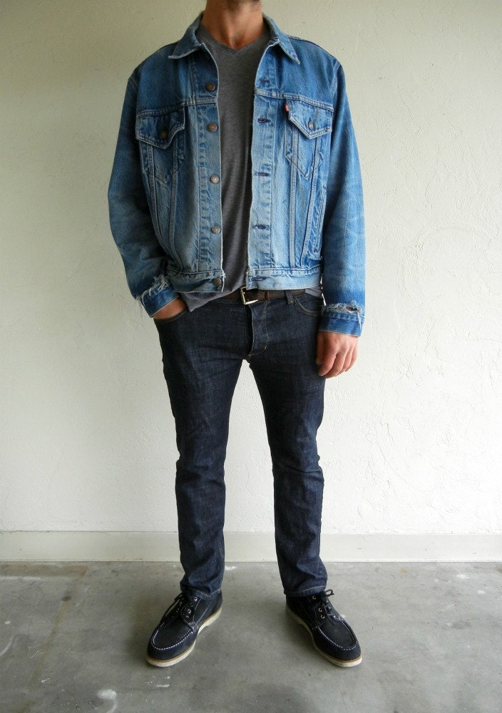 levi's distressed denim jacket mens
