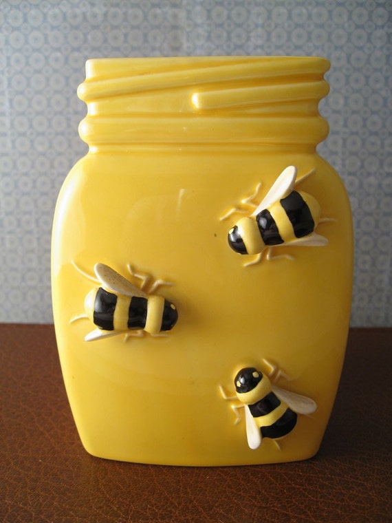 Bumble Bee Napkin Holder