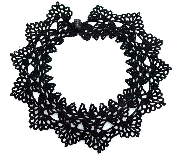 Marguerite Lace Crochet Choker