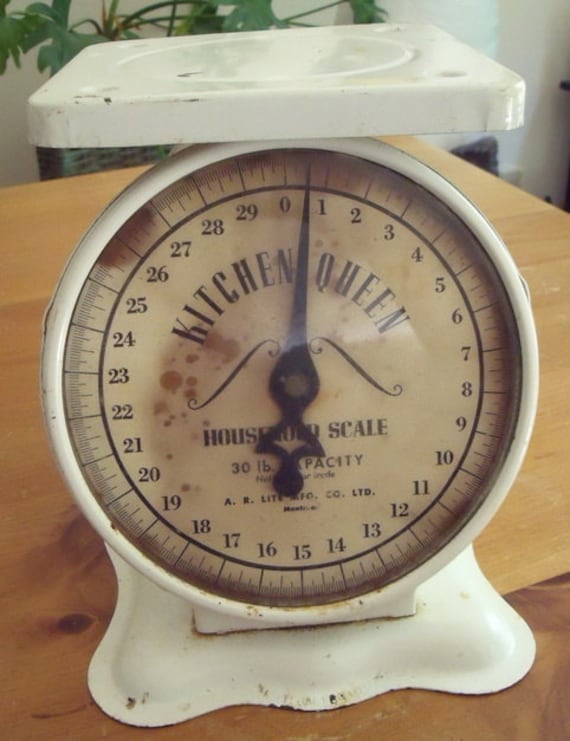 Vintage 40s Large Kitchen Queen Household Scale 30 lb.