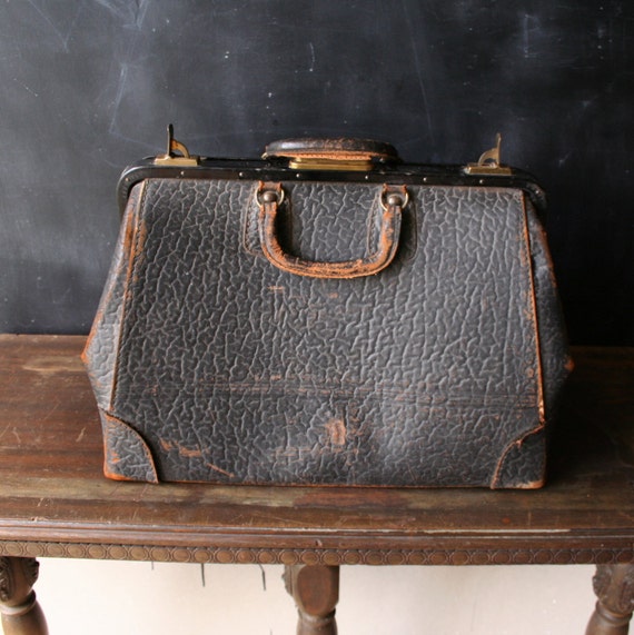 How To Find Out How Much A Coach Purse Is Worth