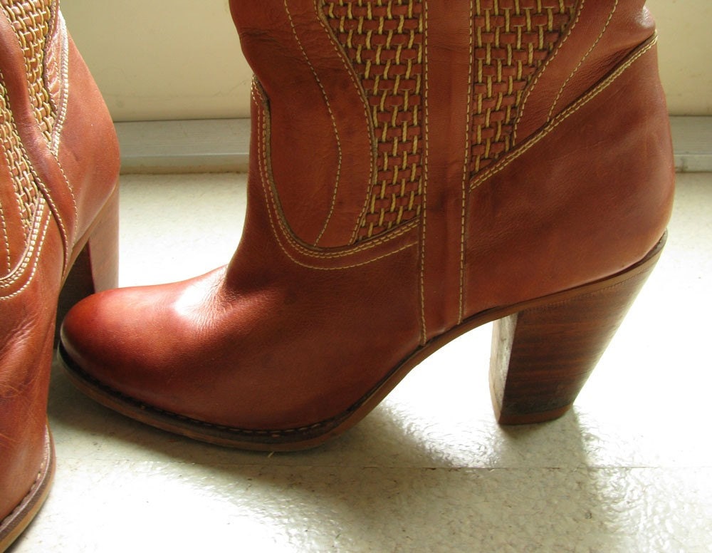 Women's Semi High Heel Western Boots size 7 B