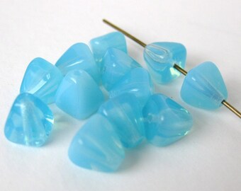 Vintage Glass Beads Aqua Blue Pyramid 7mm vgb0458 (18)