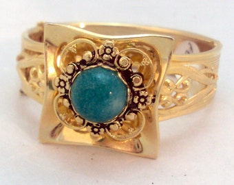 Vintage Green Stone Engraved Bracelet Bangle
