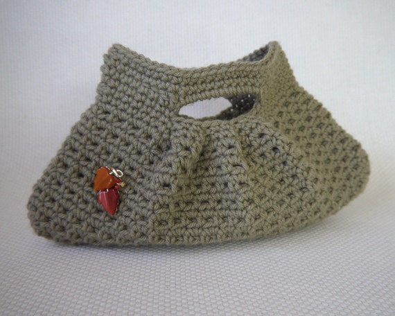 Items similar to Crochet Purse Pattern: Pretty Little Pleats Bag on Etsy