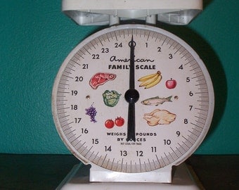 Vintage American Family Kitchen Scale in White