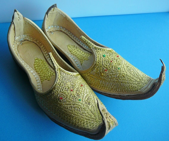 Vintage Child's Aladdin/Genie Shoes