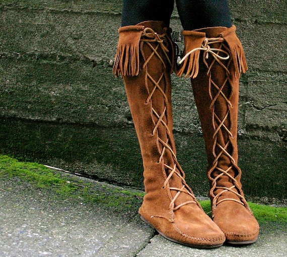 LACE 'EM UP Tall Minnetonka Moccasin Boots 8-8.5