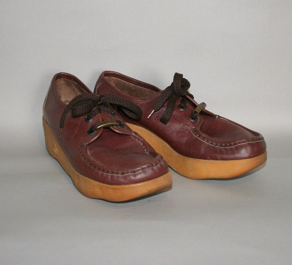 70s FAMOLARE OXFORDS / Deep Brown Platform Wedges 8-8.5