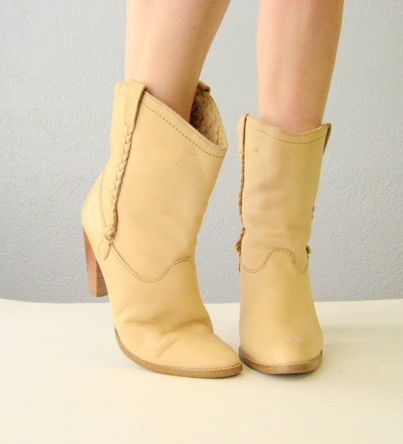 Cream Colored Shearling Boots Size 8 Reserved   Il 570xN.110002082 