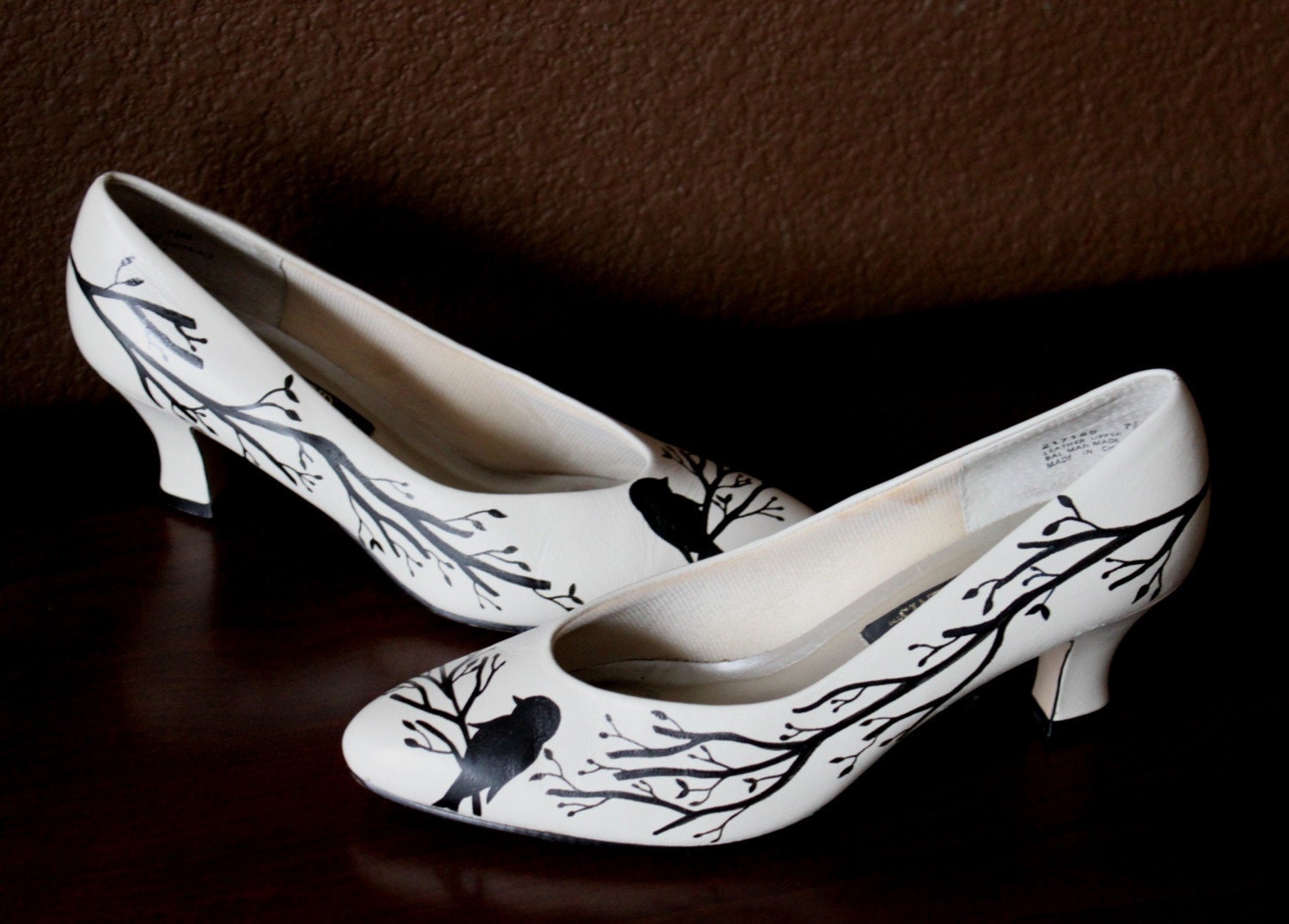 VINTAGE cream colored HEELS Early Bird