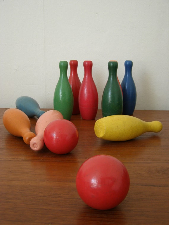 Vintage 1956 DUCK PINS Toy Bowling Set by Transogram NYC