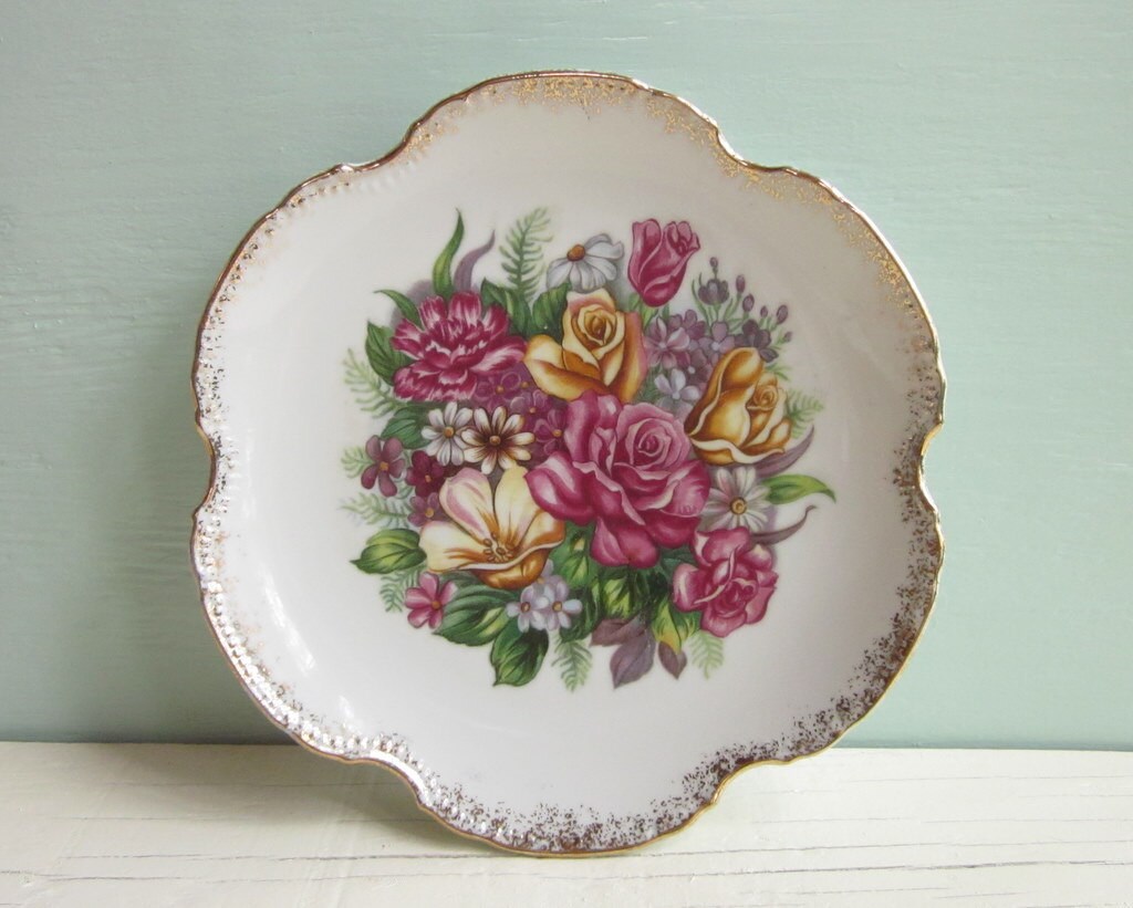 vintage decorative plate floral with speckled by FaithandFranny