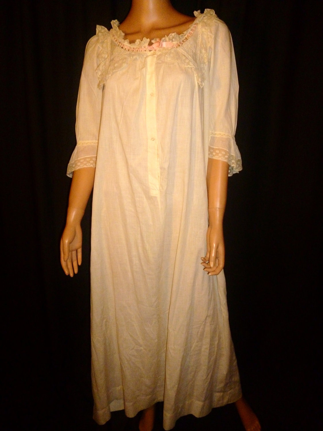 Antique 1900's Edwardian Cotton Nightgown with Lace