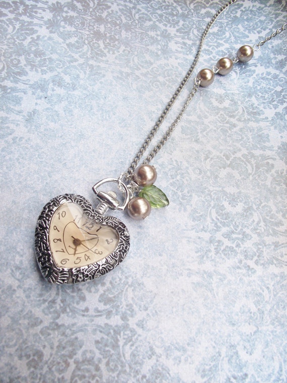 Juliet Vintage Style Heart Shaped Pocket by cinsationalbaubles