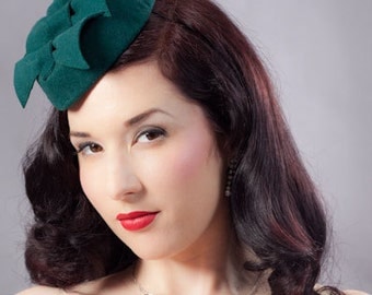 Pillbox Hat - Green Felt hat - tilt hat - pillbox - 40s style hat