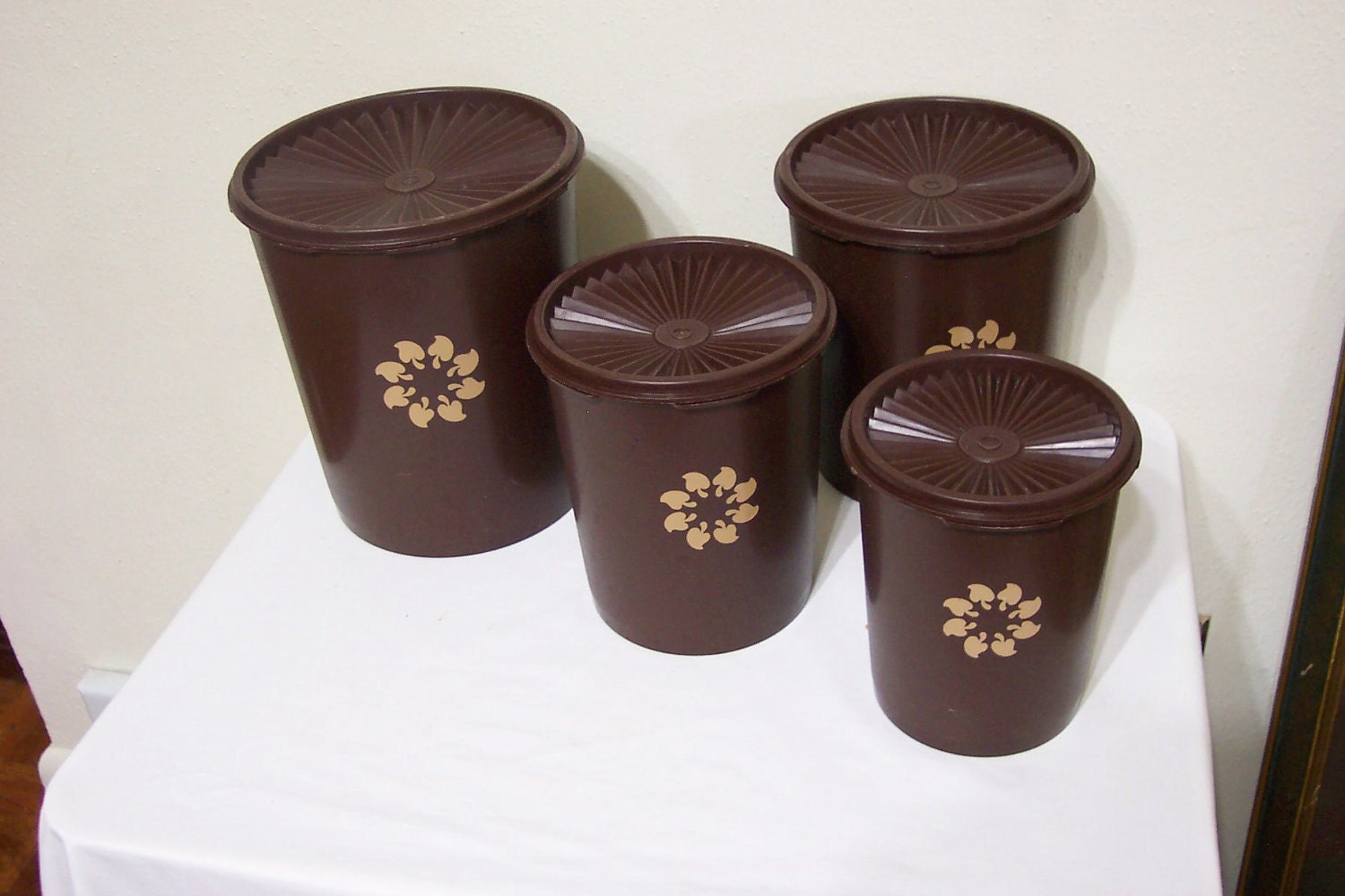 vintage tupperware canister set of 4 with seralier lids vintage tupperware canister set of 4 with seralier lids