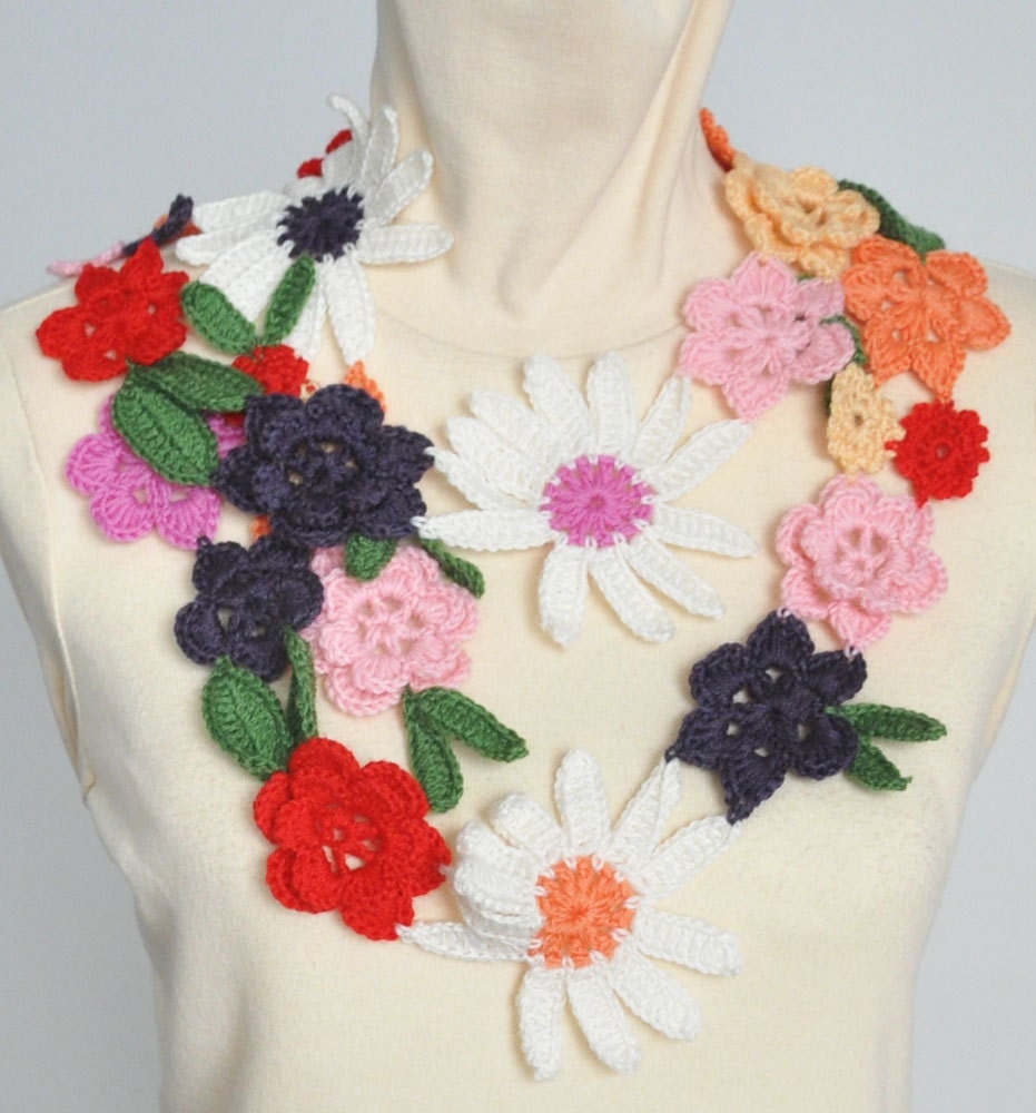 DAISY Crochet Multicolor Flowers Spring Scarf/Lariat