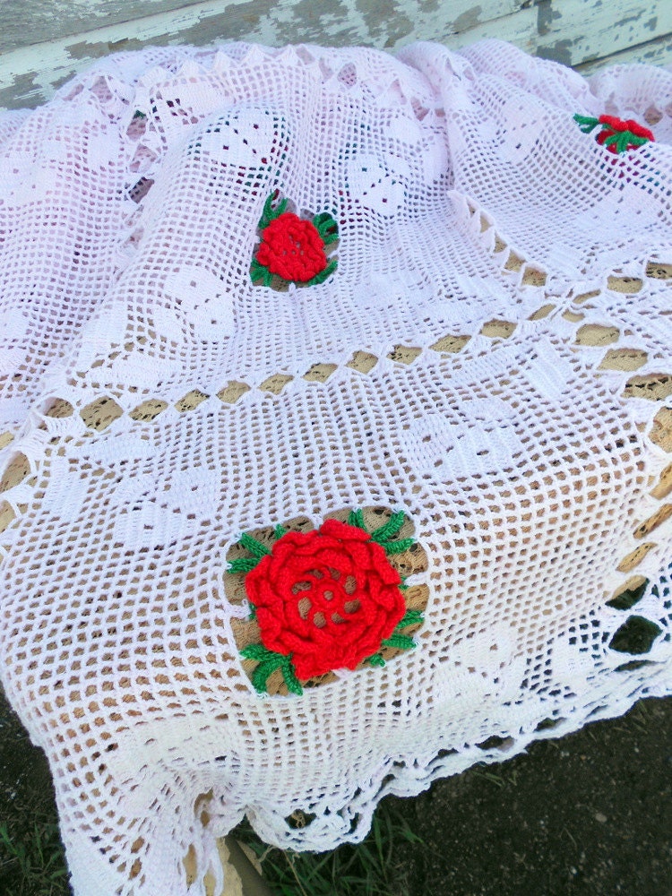 Thread Crochet Bedspread Handmade with 3D red Roses