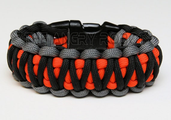 Paracord Survival Bracelet King Cobra Grey by theangryrobot