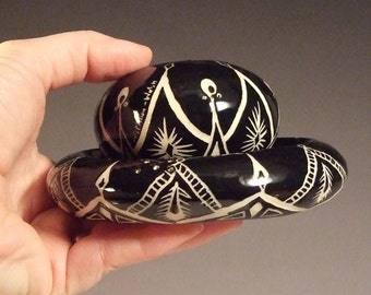 Salt and Pepper Shaker Set with Sgraffito- Wheel Thrown