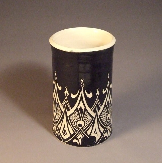 Black and White Geometric Sgraffito Vase kitchen utensil