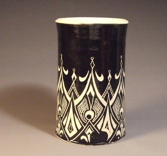 Black and White Geometric Sgraffito Vase kitchen utensil