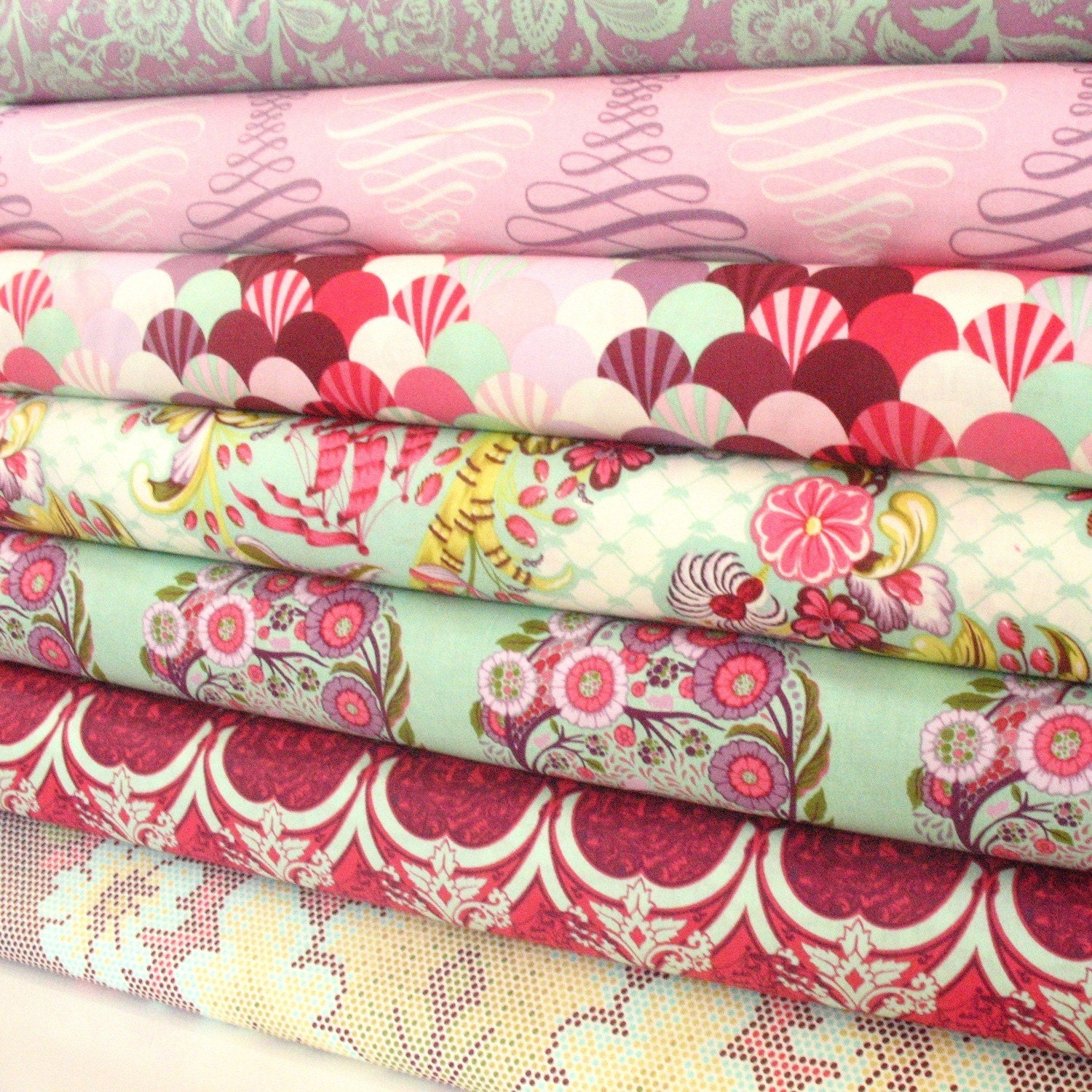 Tula Pink Fabric Parisville Fat Quarter Set in Pomegranate