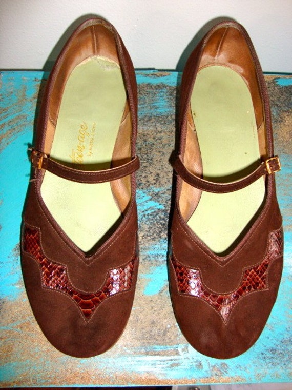 Vintage 1940s 50s Mary Jane wedge flats shoes heels by hipsmcgee