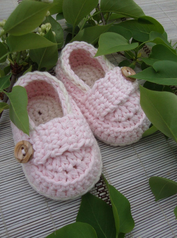 Items similar to Baby girl booties little loafers shoes very pale pink ...