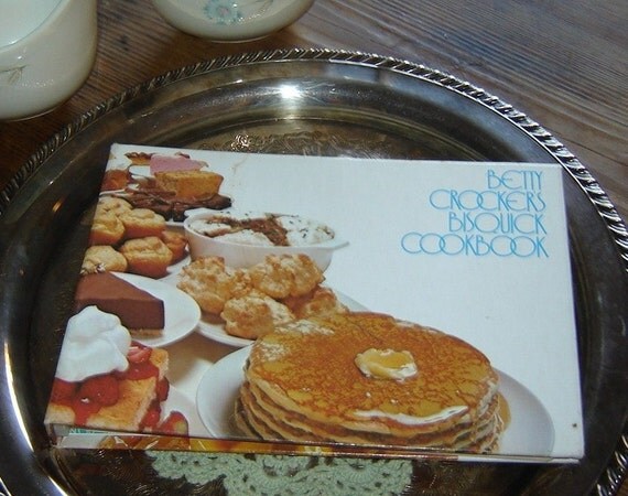 betty crockers bisquick cookbook 1979 harcover cookbook