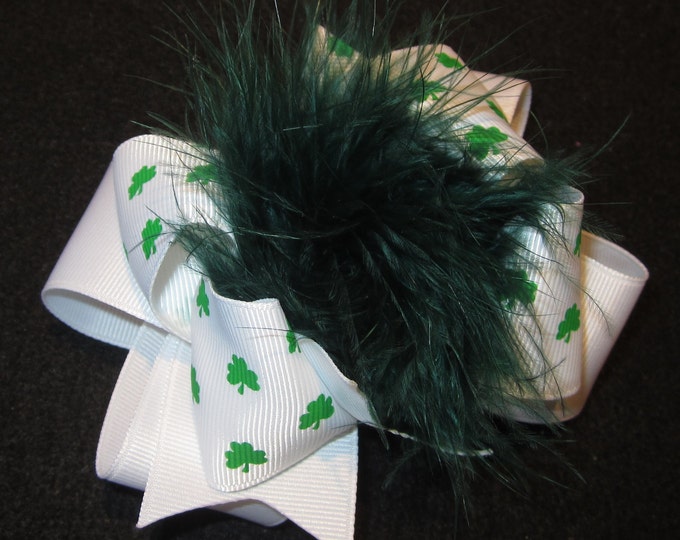 St patricks Day Bow, Shamrock hair bow, Green Hairbows, St Patricks Bows, Clover hair bows, Girls Hair bows, Boutique Hair bows, Emerald Bow