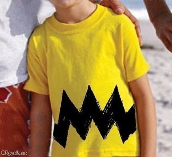 yellow shirt with black zigzag