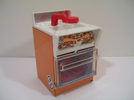 toy kitchen with dishwasher