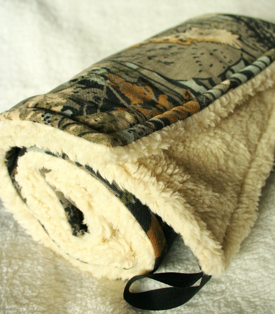 Realtree Camo Baby Blanket and Cream Sherpa Fleece