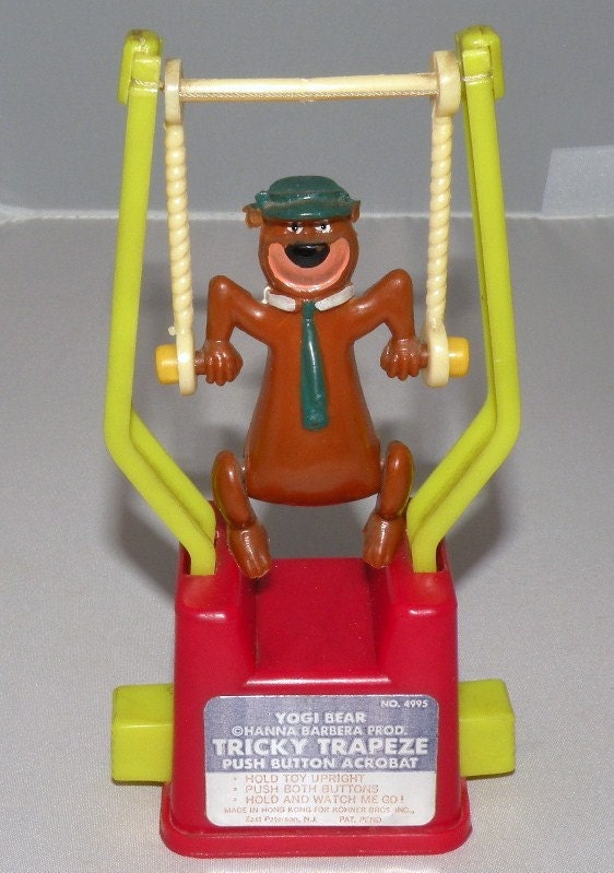 1967 YOGI BEAR Tricky Trapeze Hanna Barbera Perfect Condition