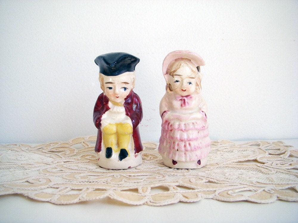 Colonial Couple Salt and Pepper Shakers