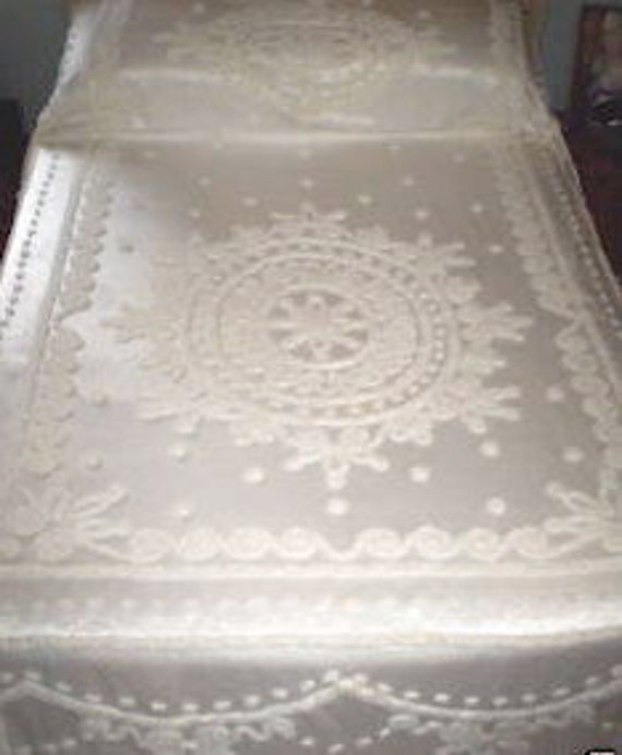 Bridal White Everwear Vintage Chenille on Satin Bedspread