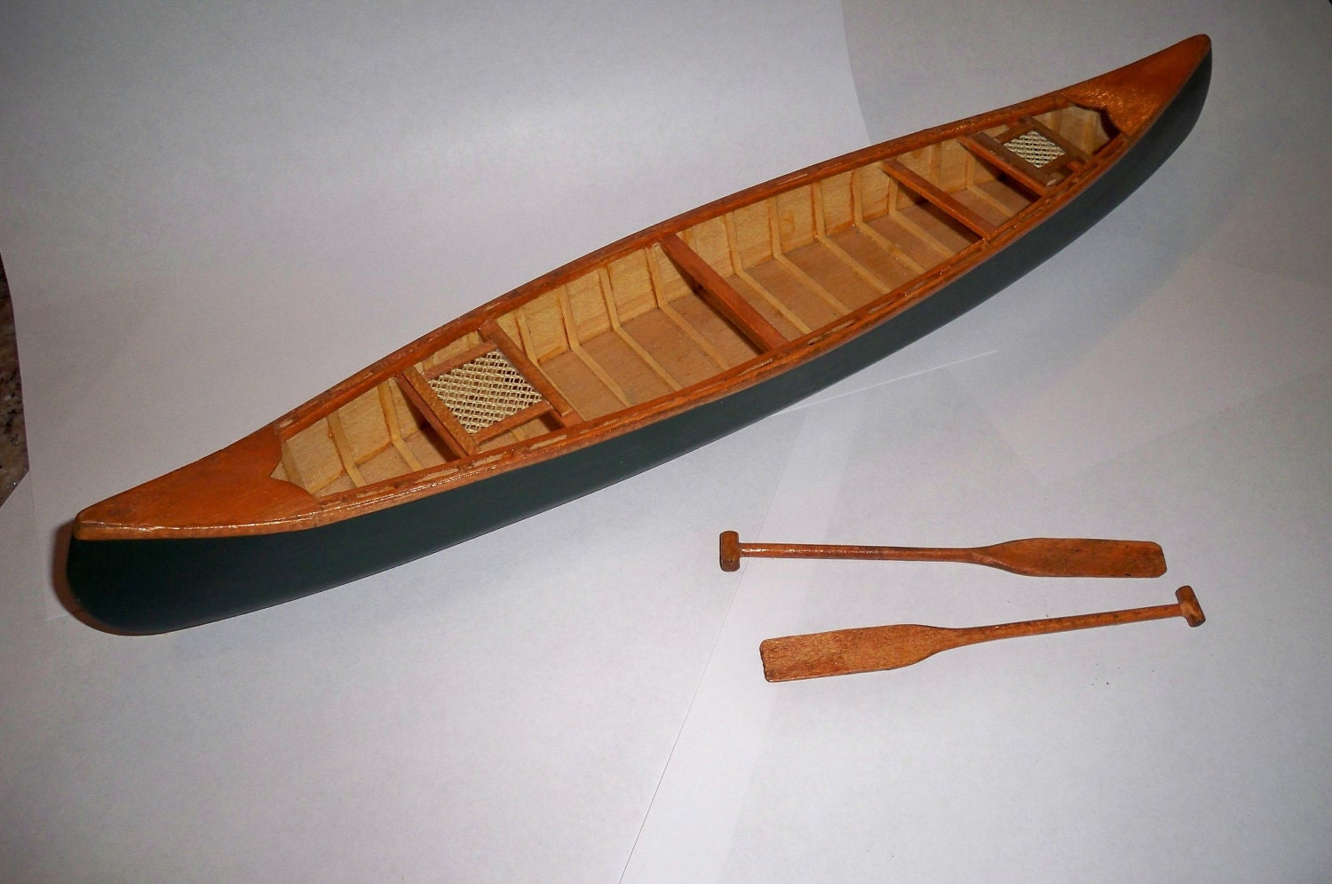15 Classic Native American Canoe Model / Scale Model