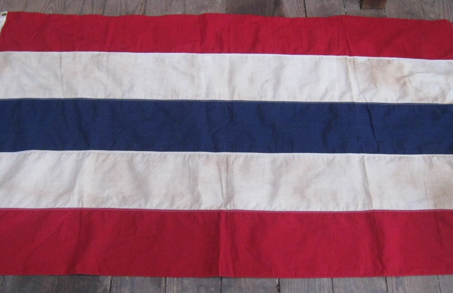 Vintage Red White Blue Horizontal 5 Stripe Flag Banner