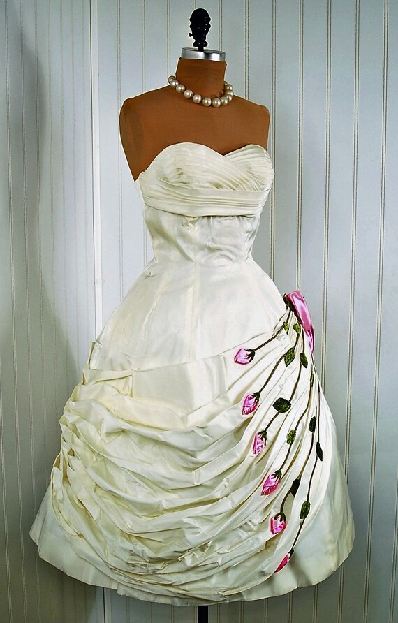Items similar to 1950's Vintage ShelfBust White ShelfBust Taffeta